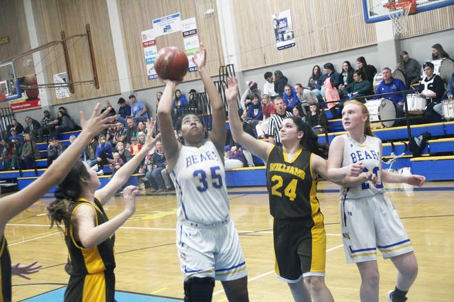 Ashija Garner of Mount Shasta High School, center, has joined the College of the Siskiyous women’s basketball team.